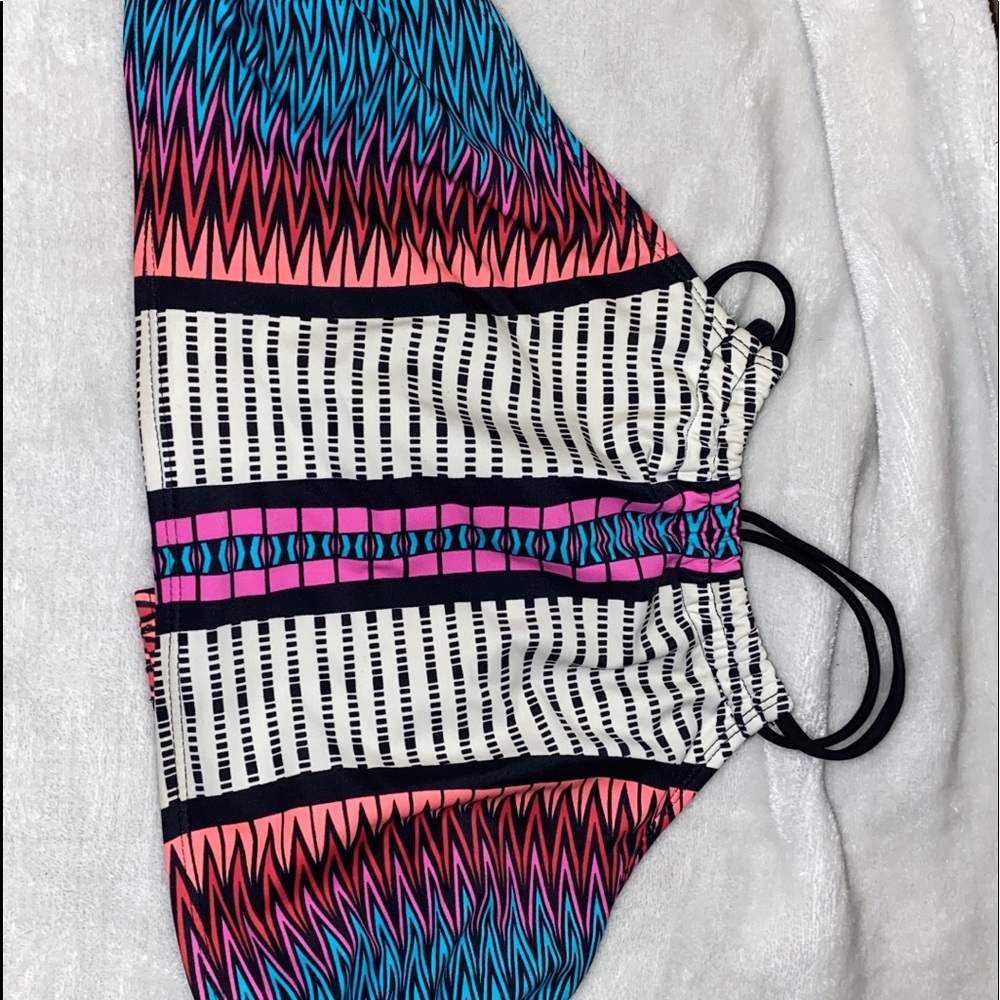 Super cute tribal print Xl bathing suit top!